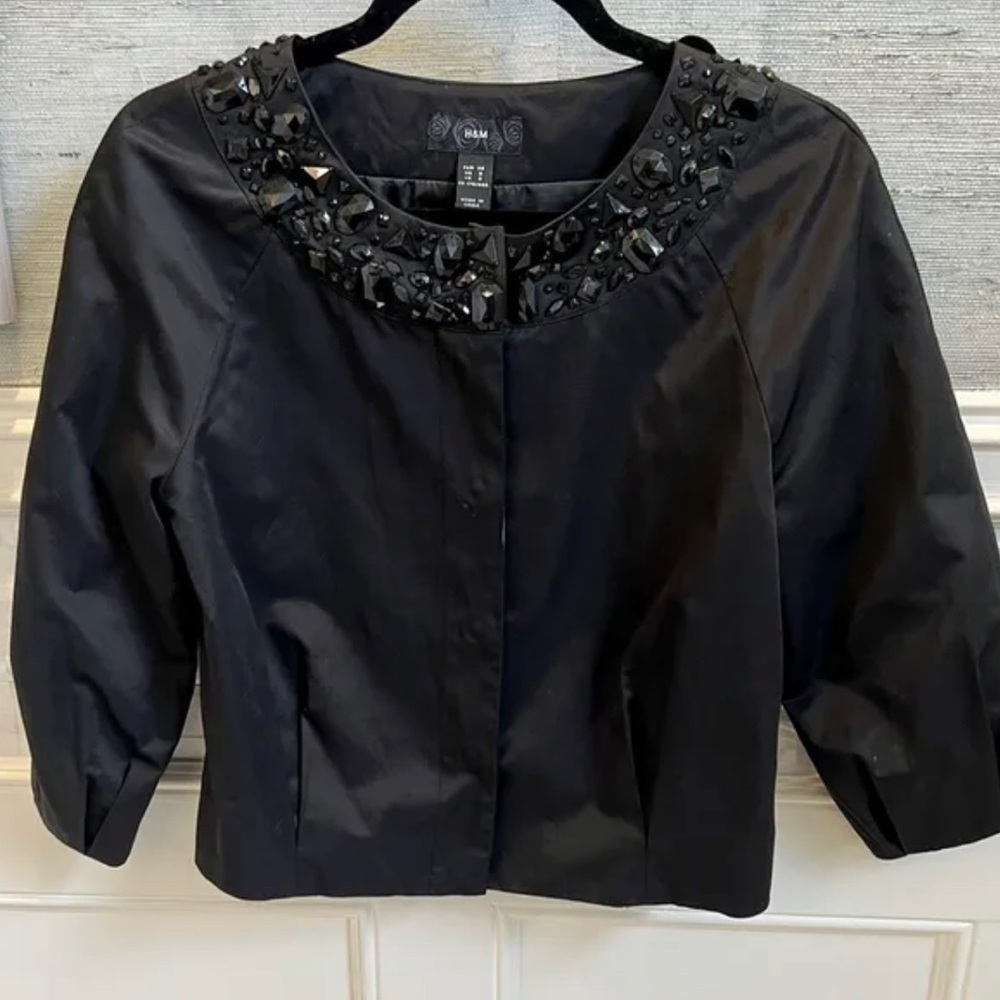 H&M cropped black beaded dressy jacket hidden button dressy  smooth satin-like